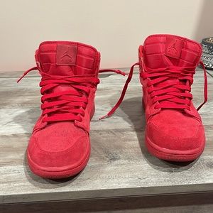Air Jordan 1 retro “red suede”, size 9.5